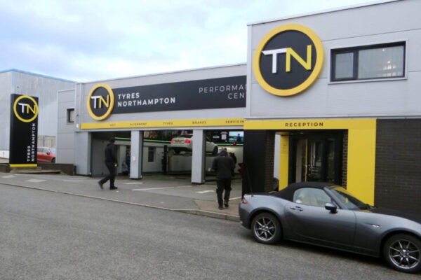 Tyres Northampton 고객사 또는 공식 적용 이미지